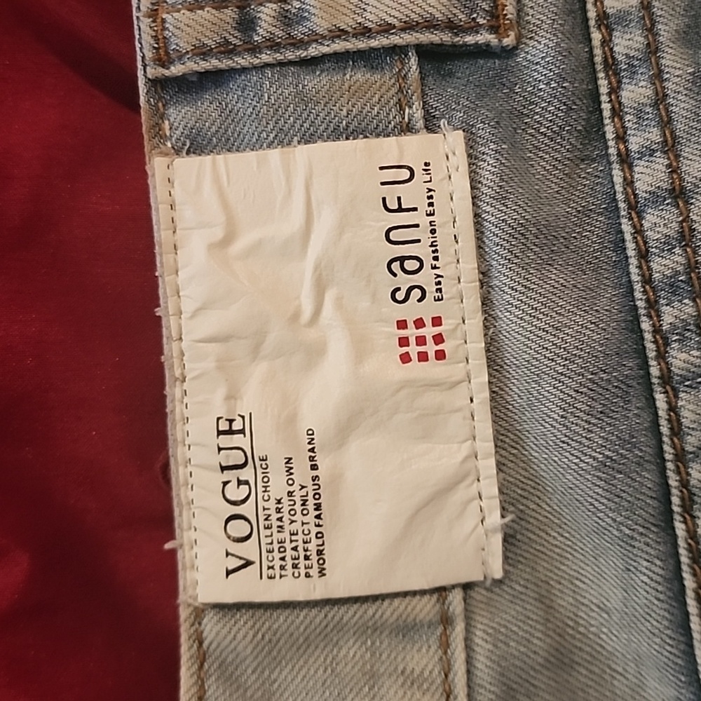 Shorts - Picture 3 of 4